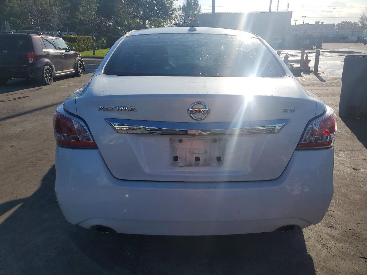 2015 Nissan Altima - Фото 6