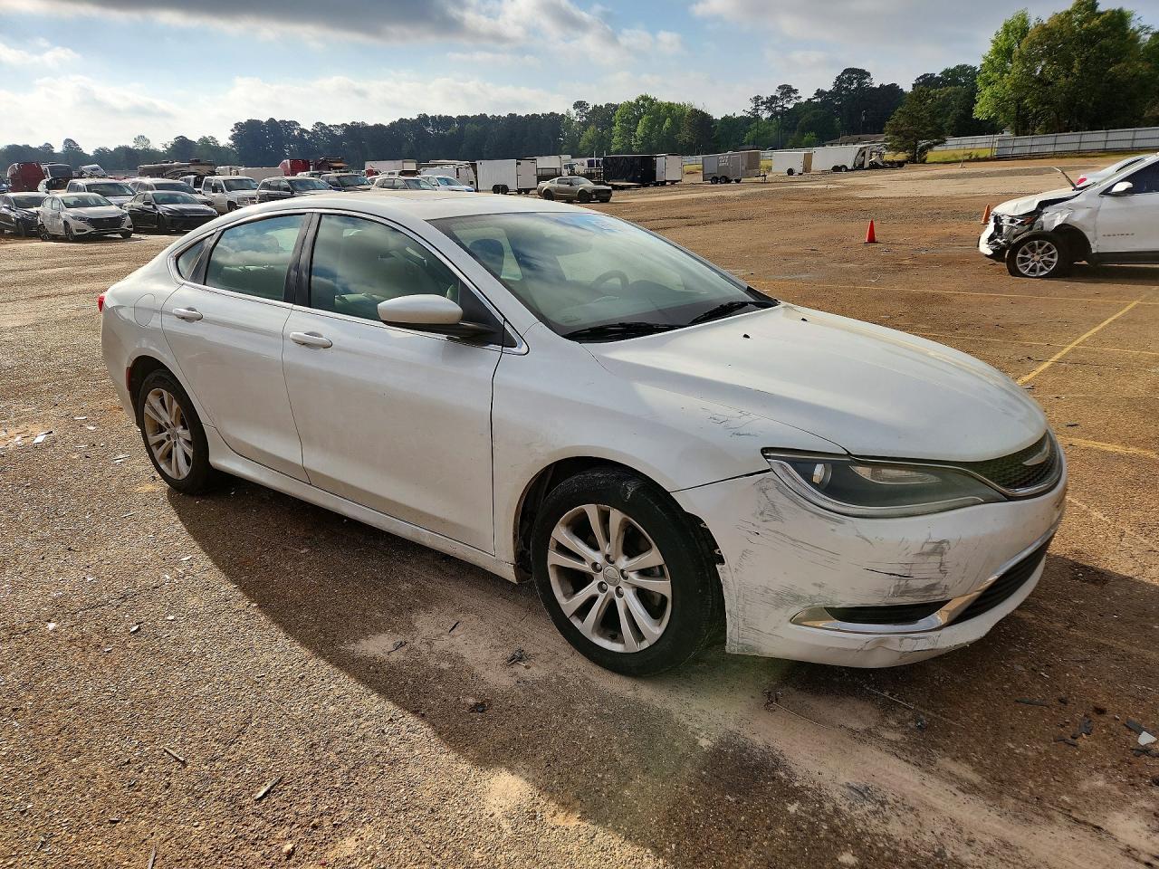 2015 Chrysler 200 Limited - Фото 4