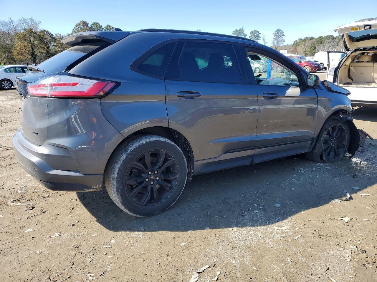 2022 Ford Edge Se - Фото 3