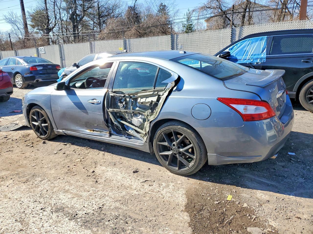 2010 Nissan Maxima 3.5 S - Фото 2
