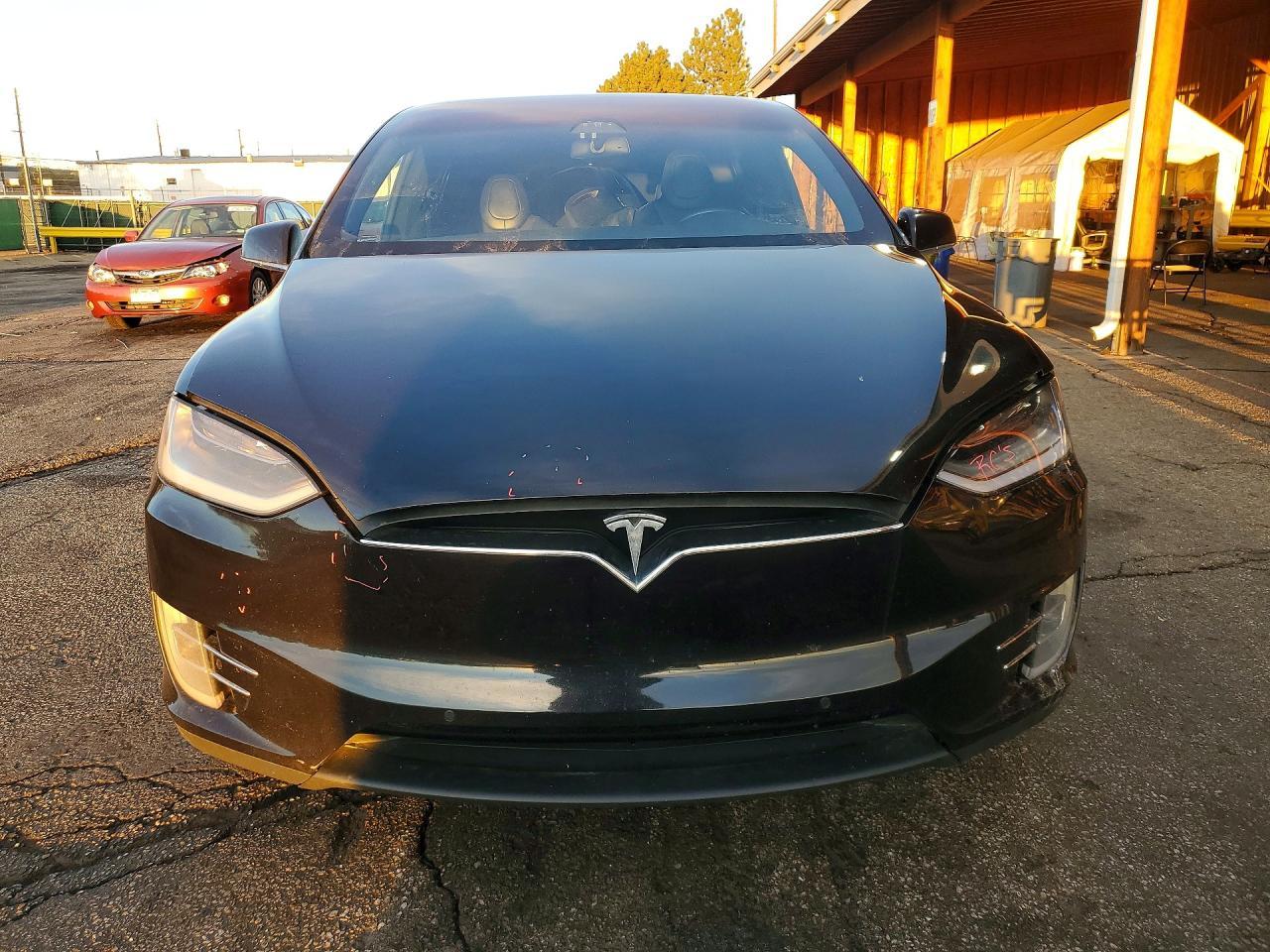2017 Tesla Model X - Фото 5