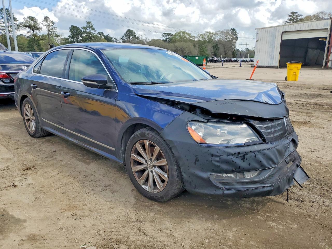 2012 Volkswagen Passat Sel - Image 4