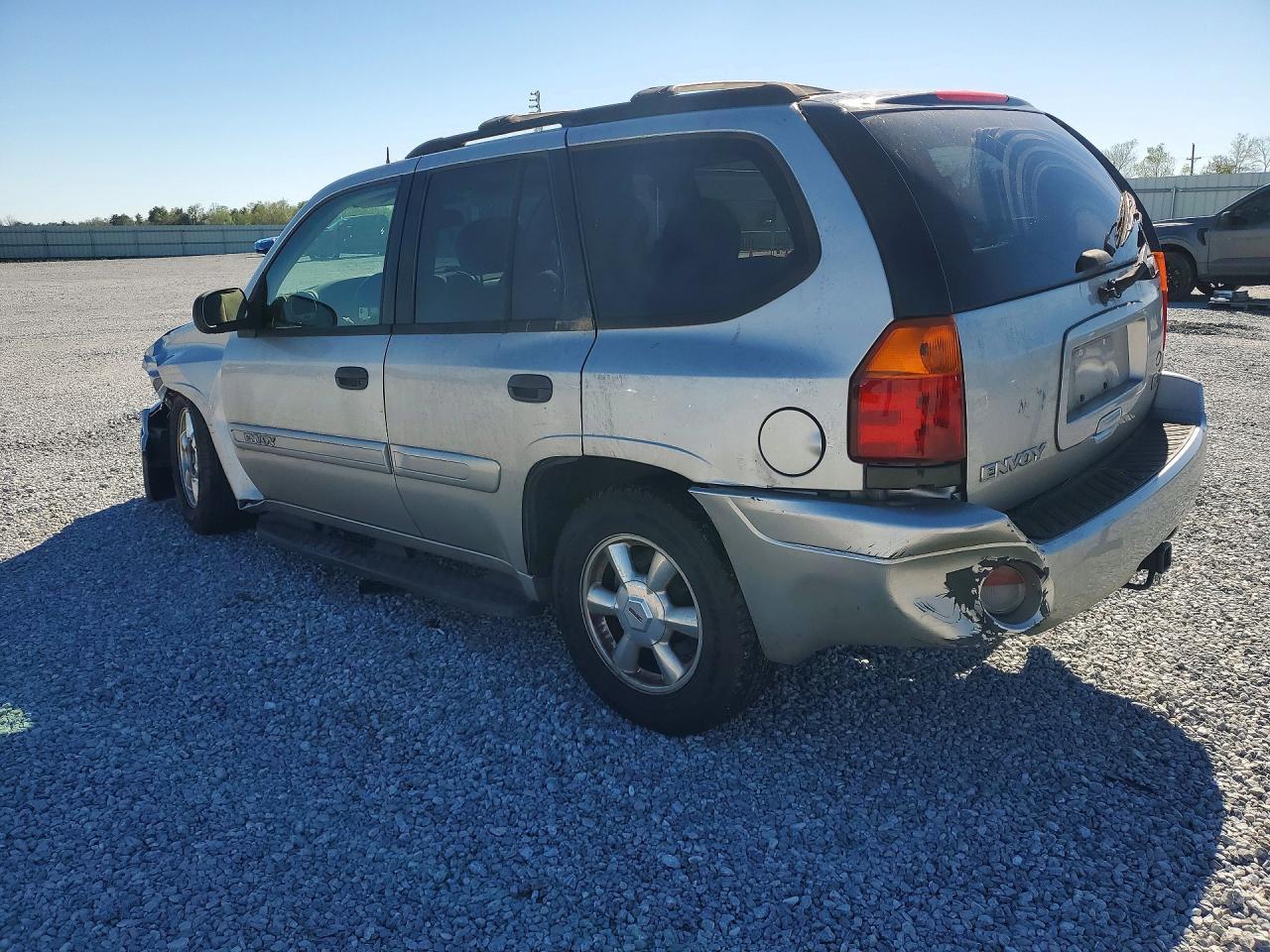 2005 GMC Envoy - Фото 2