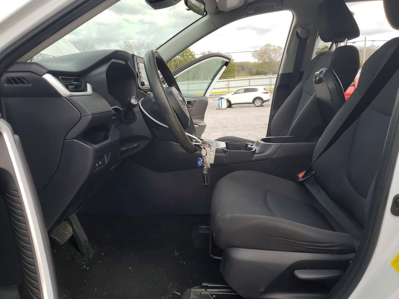2020 Toyota Rav4 Le - Фото 7