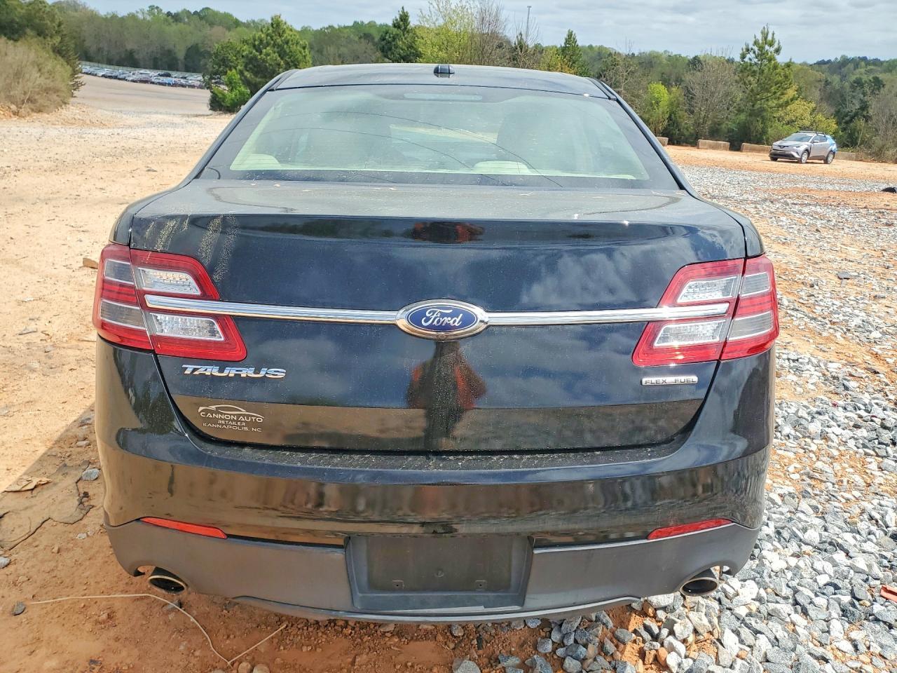 2018 Ford Taurus Se - Image 6