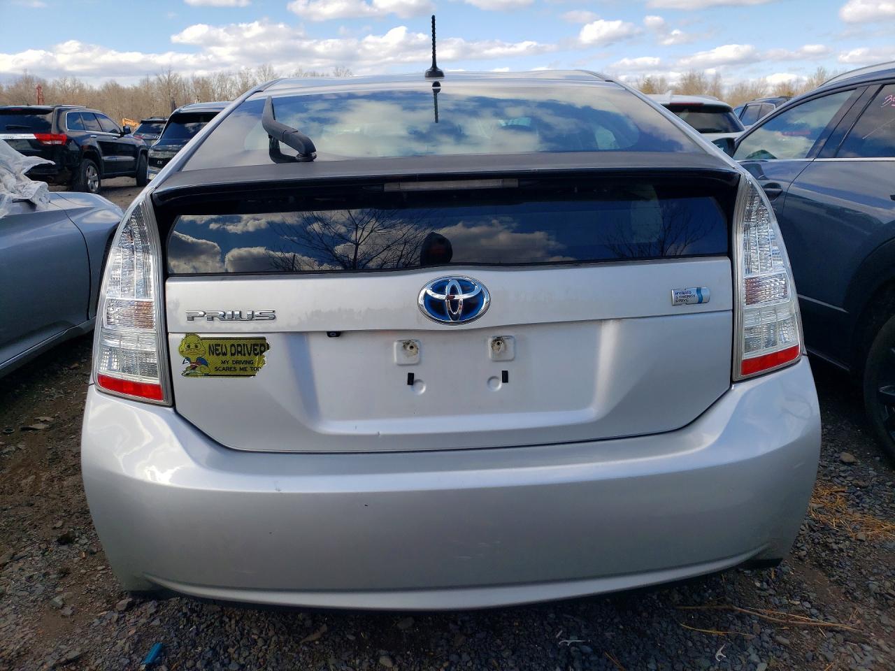 2010 Toyota Prius V - Фото 6