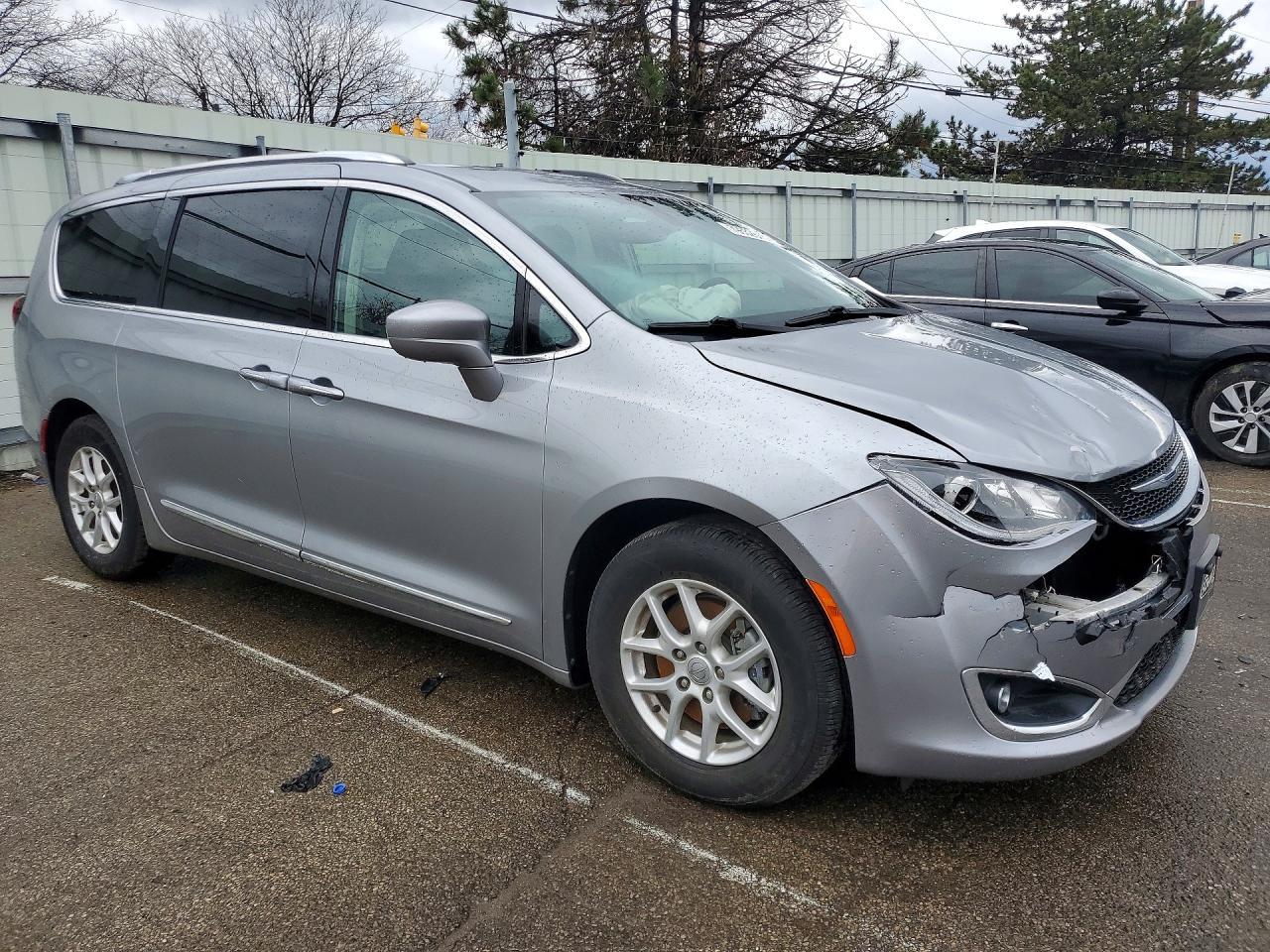 2020 Chrysler Pacifica Touring L - Фото 4