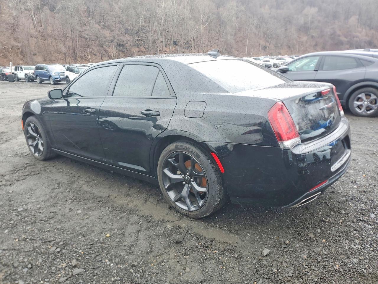 2023 Chrysler 300 S - Фото 2