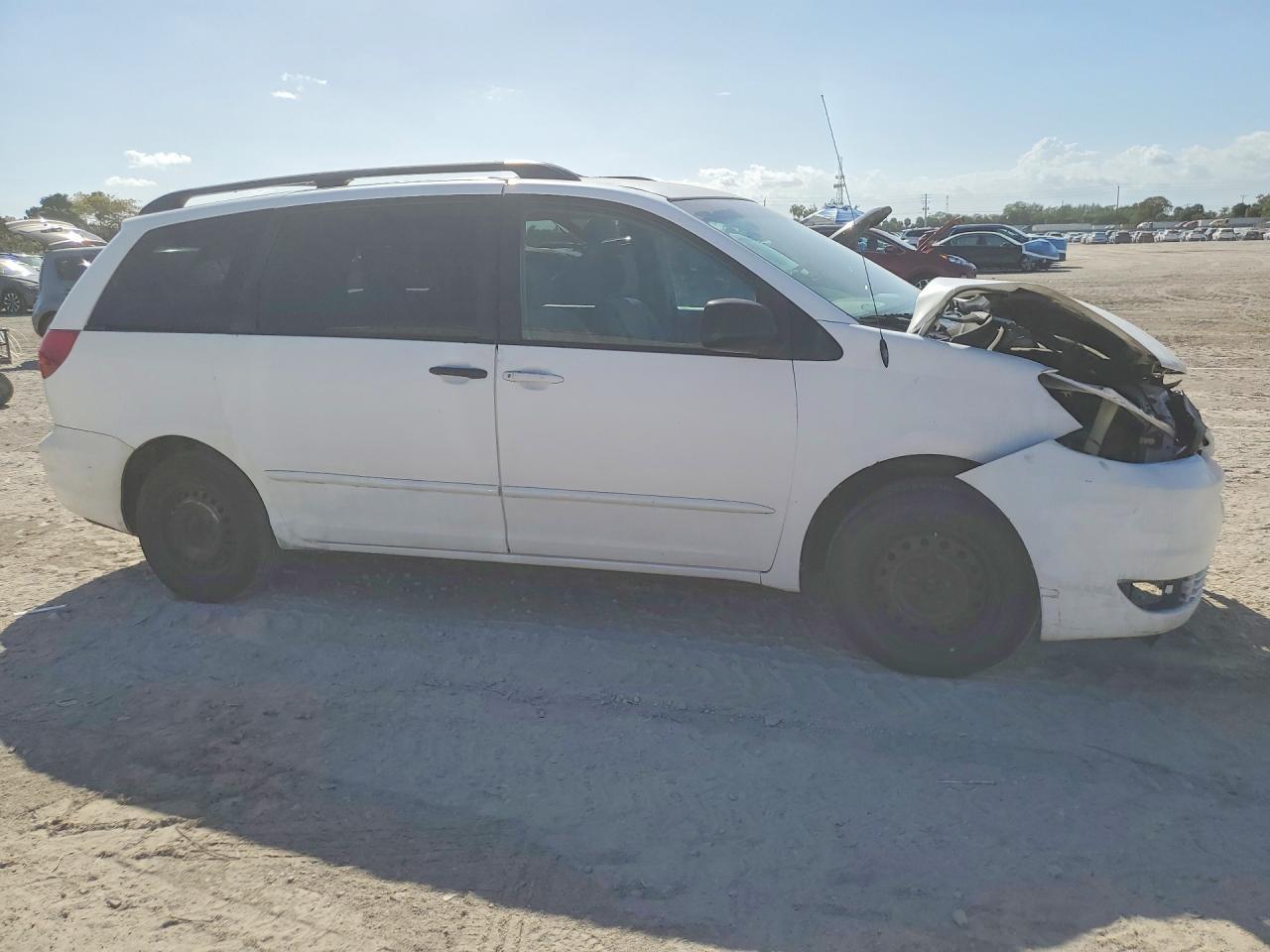 2004 Toyota Sienna Le 8 Passenger - Фото 4