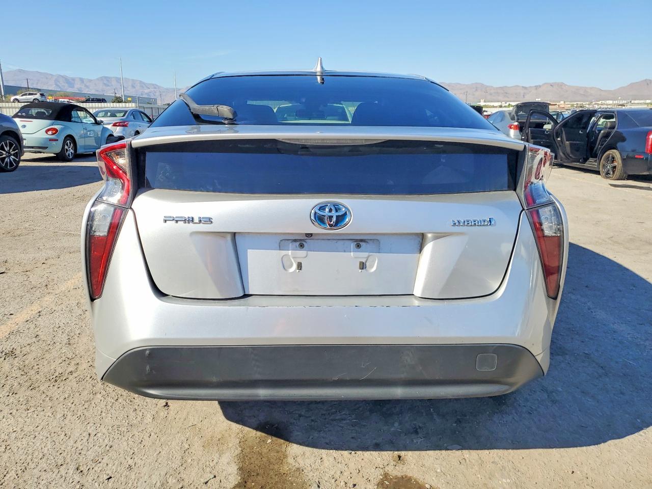2016 Toyota Prius Three - Image 6