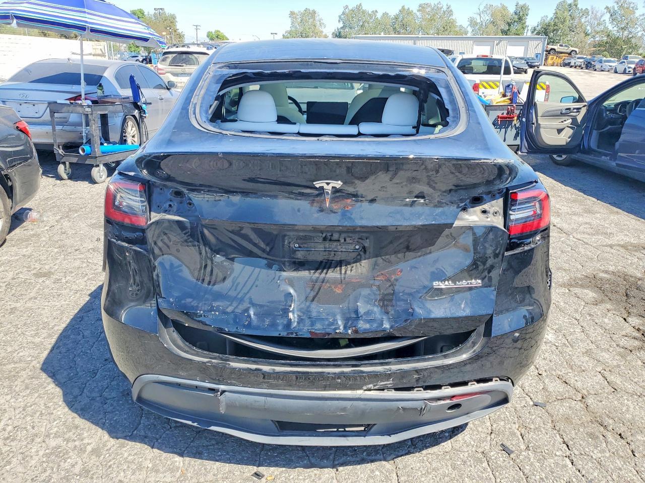 2023 Tesla Model Y - Image 6