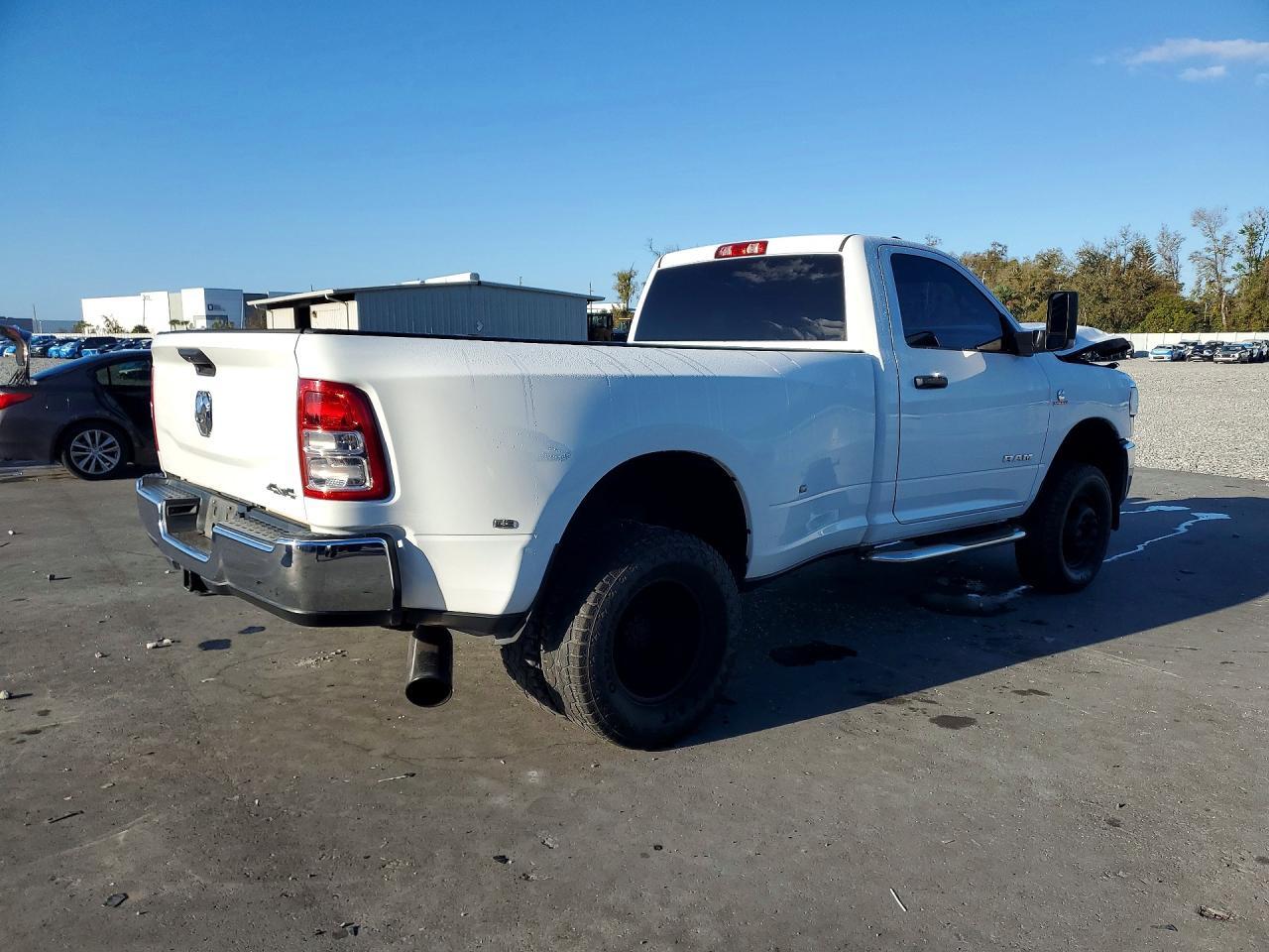 2021 Ram 3500 Tradesman - Фото 3
