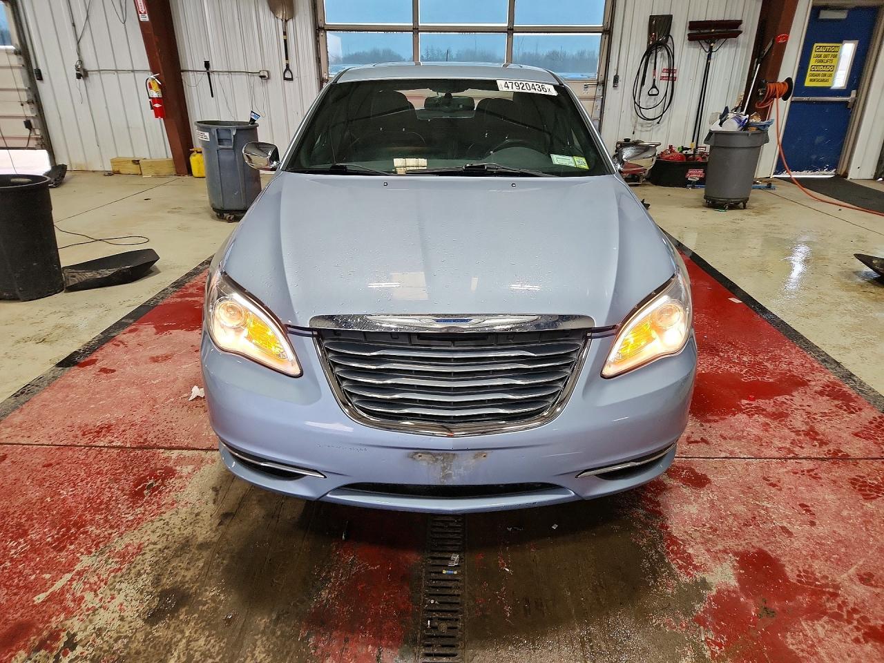 2012 Chrysler 200 Limited - Image 5