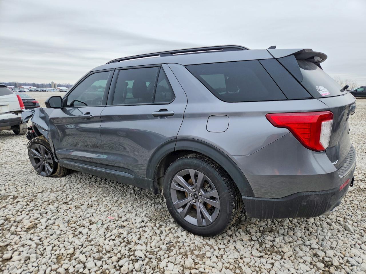 2022 Ford Explorer Xlt - Фото 2