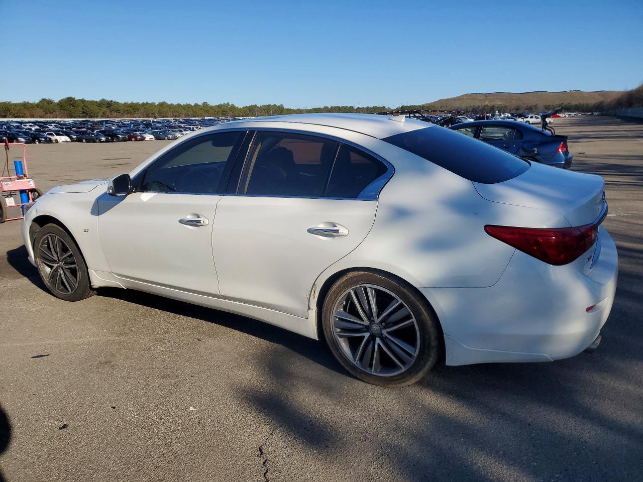 2015 Infiniti Q50 Premium - Image 2