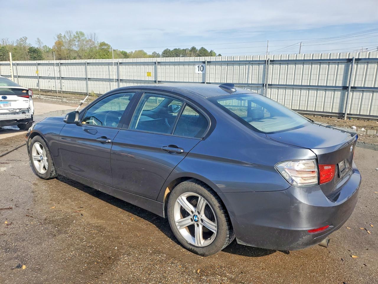 2013 BMW 320 I - Image 2