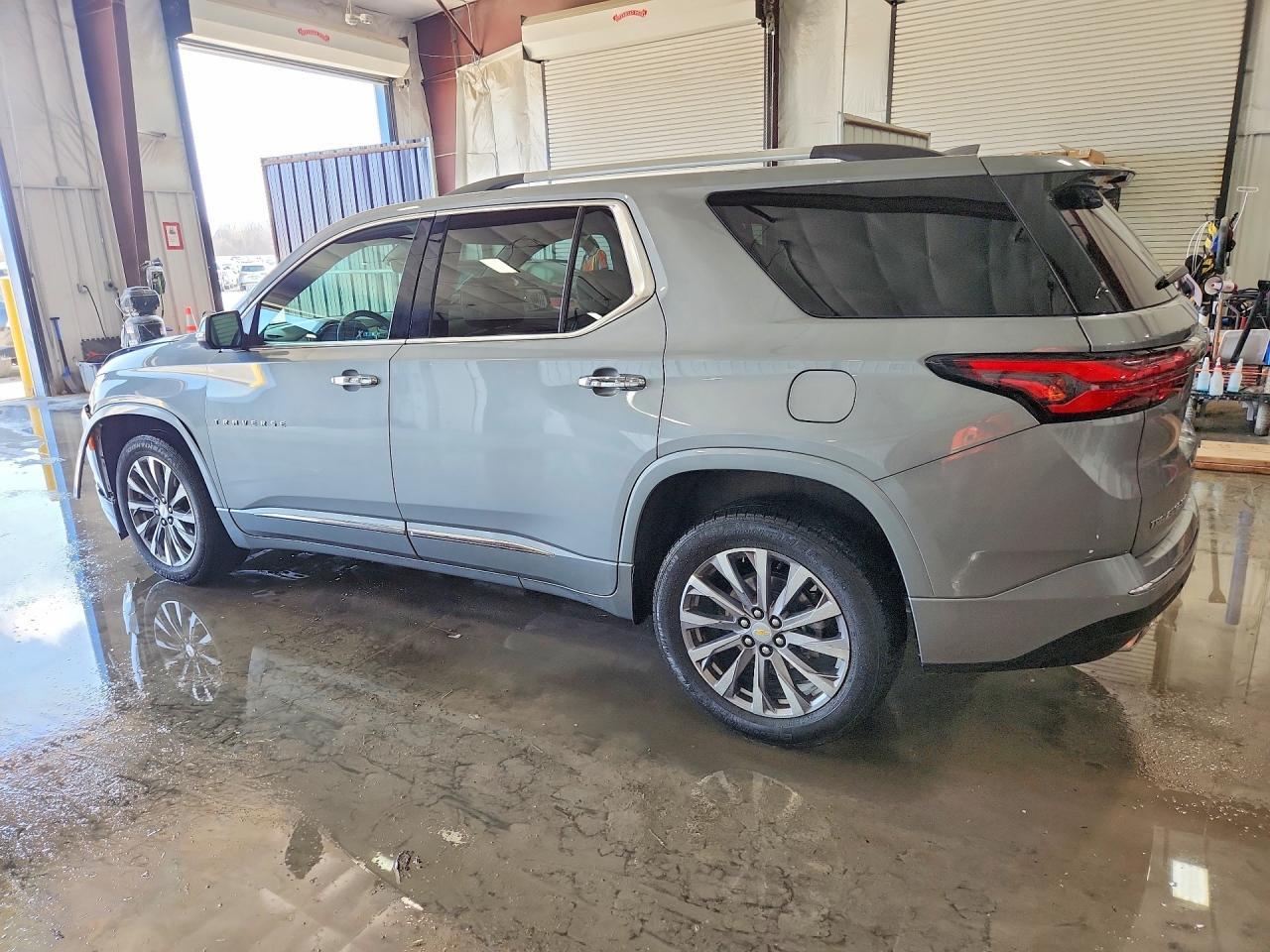 2023 Chevrolet Traverse Premier - Фото 2