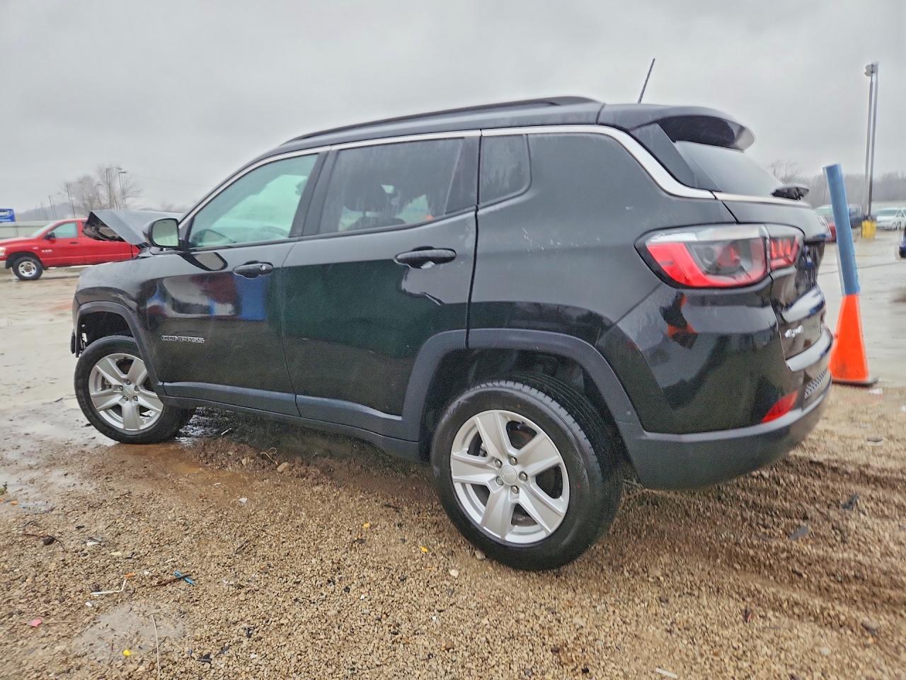 2022 Jeep Compass Latitude - Image 2