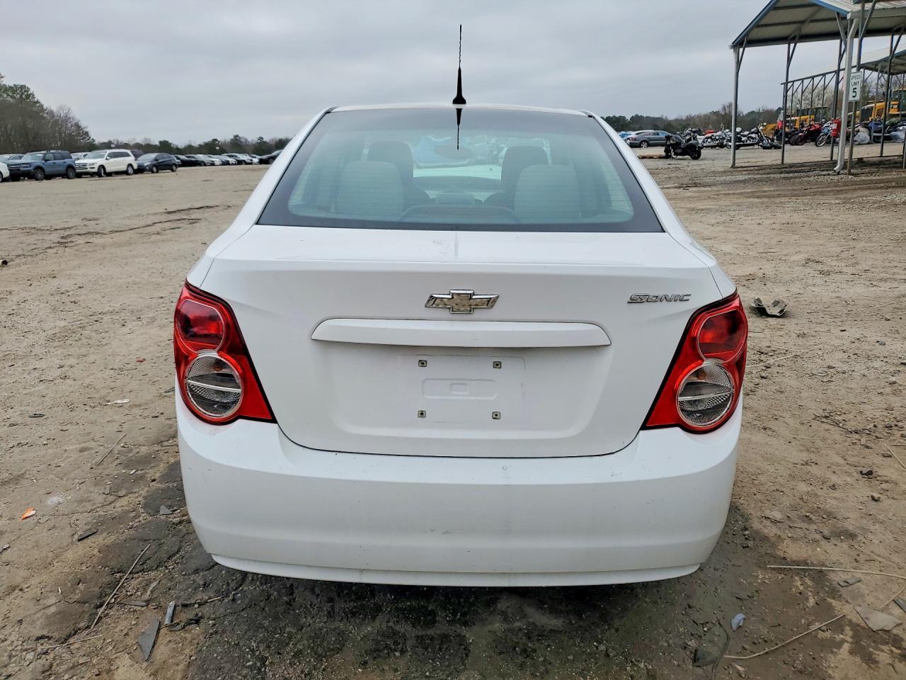 2014 Chevrolet Sonic Ls - Image 6