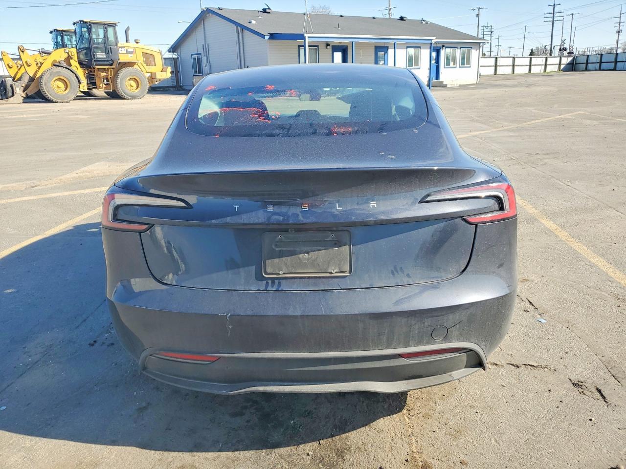 2025 Tesla Model 3 - Фото 6