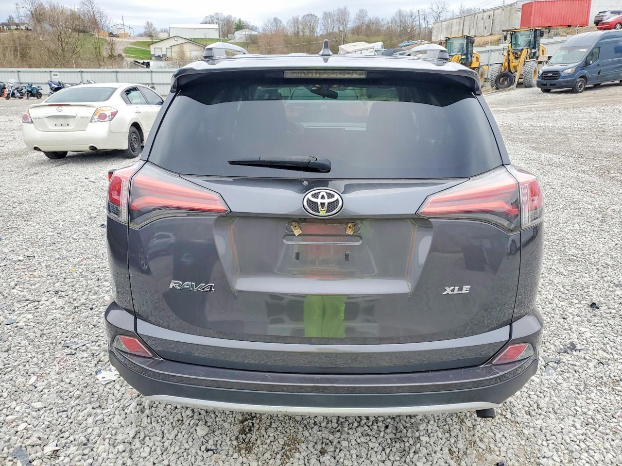2016 Toyota Rav4 Xle - Image 6