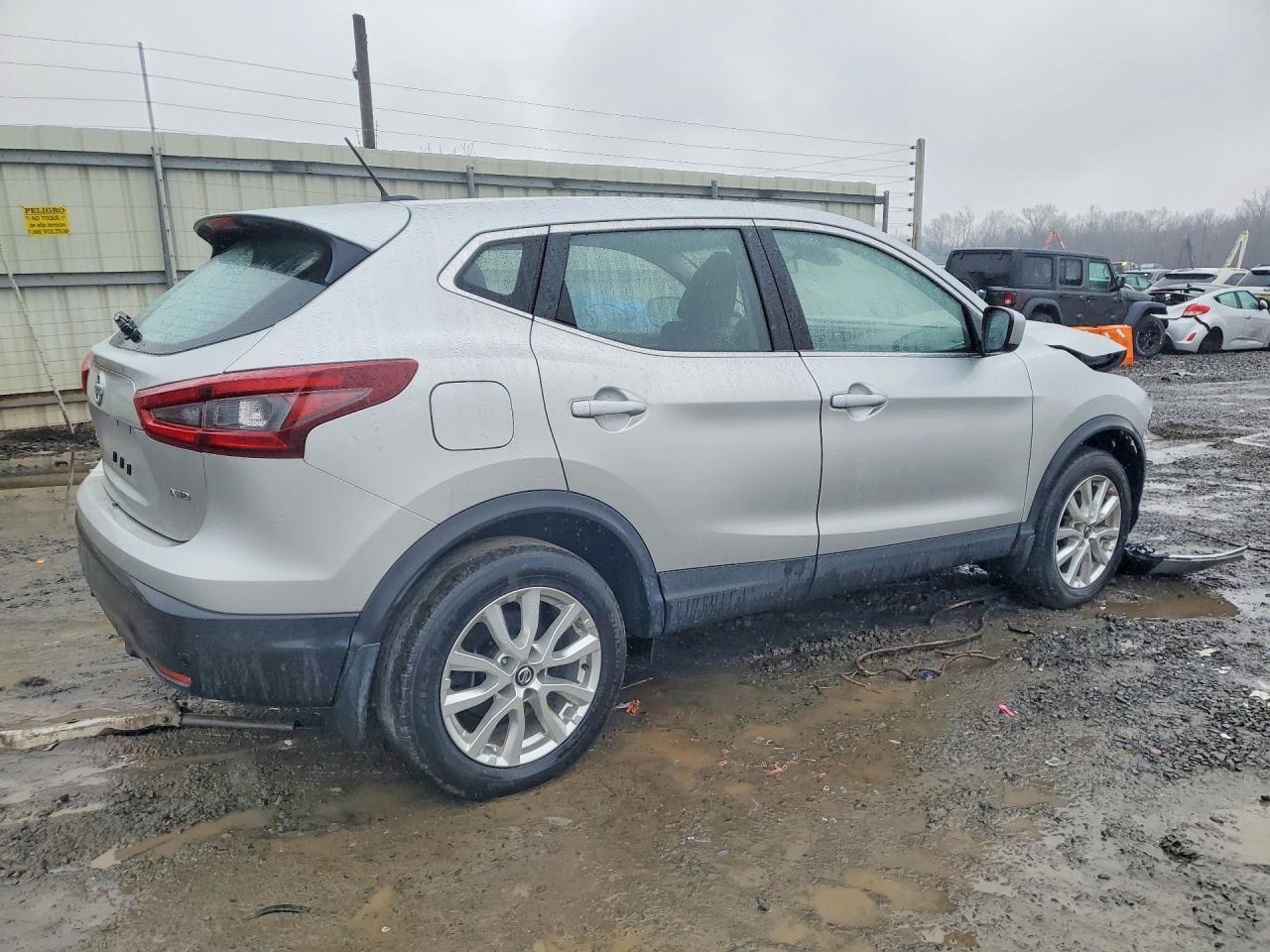 2021 Nissan Rogue - Image 3