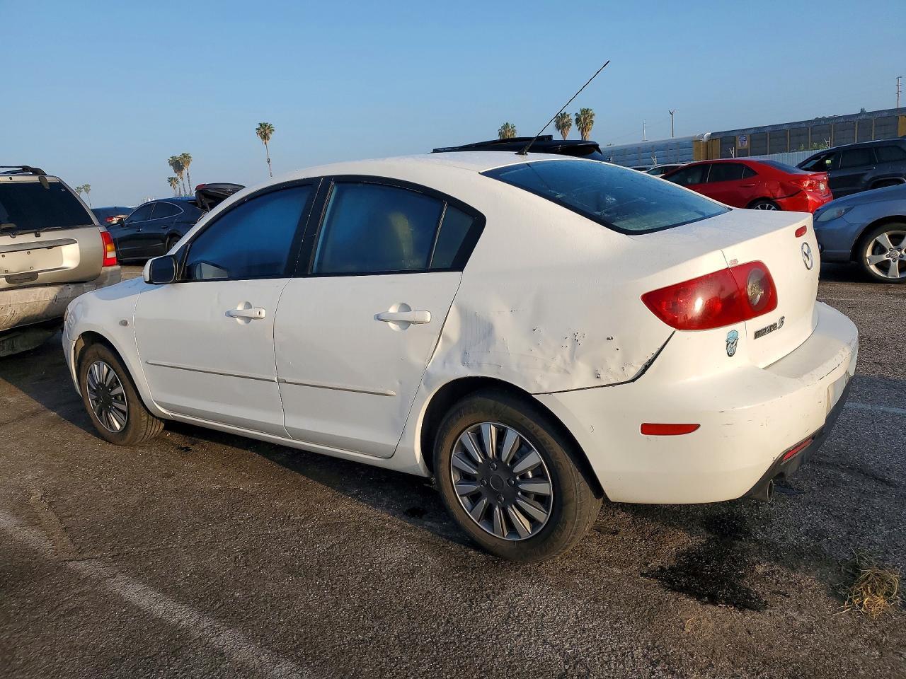 2004 Mazda 3 I - Фото 2