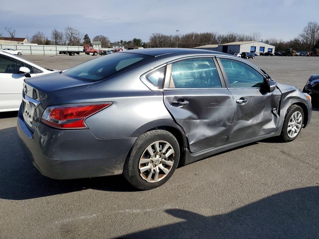 2014 Nissan Altima 2.5 S - Фото 3