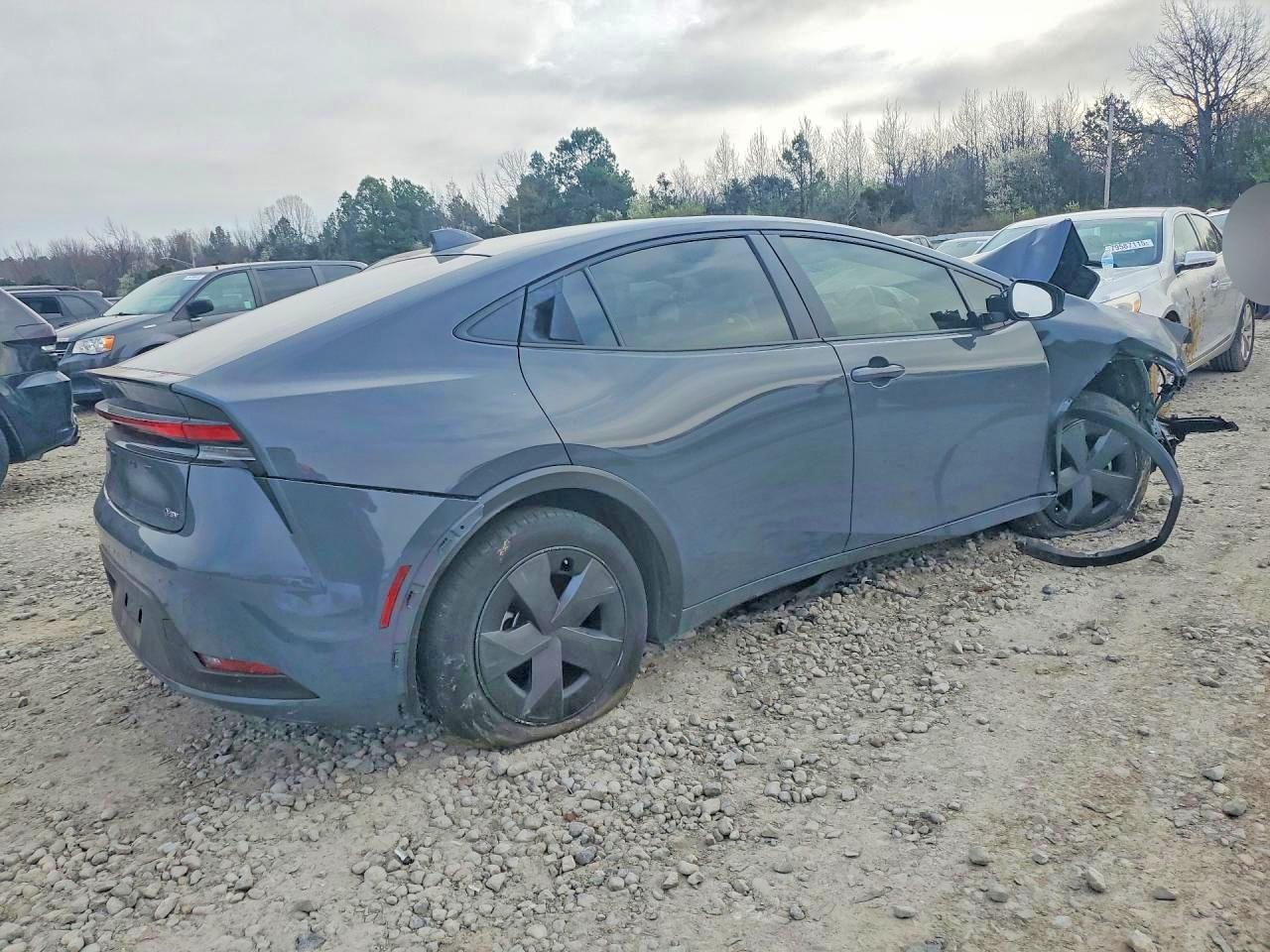 2023 Toyota Prius Le - Image 3