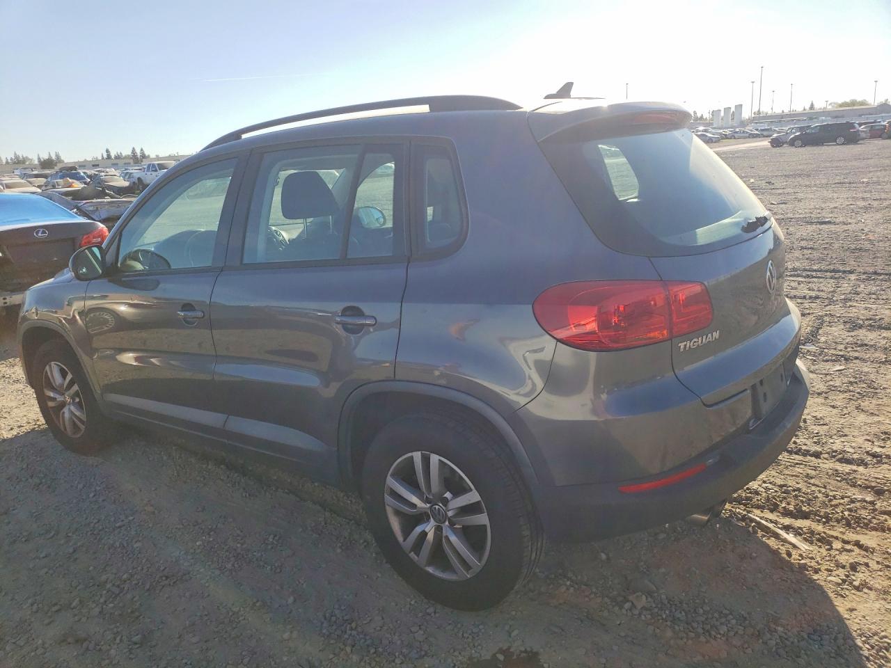 2015 Volkswagen Tiguan S - Image 2