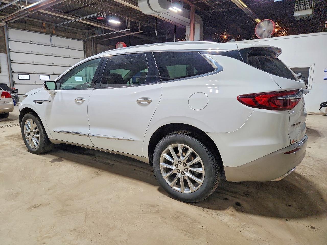 2021 Buick Enclave Essence - Image 2