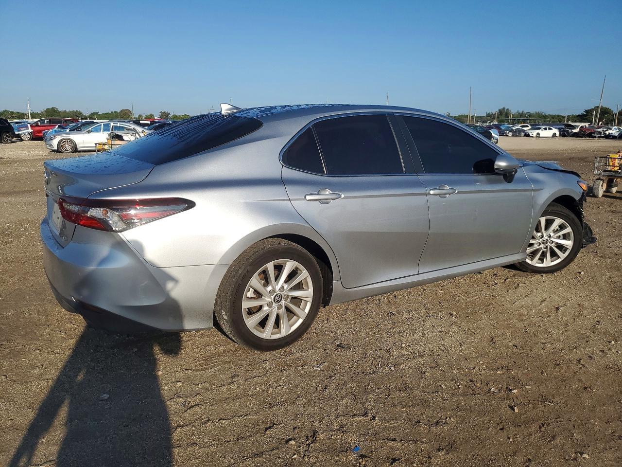 2024 Toyota Camry Le - Image 3
