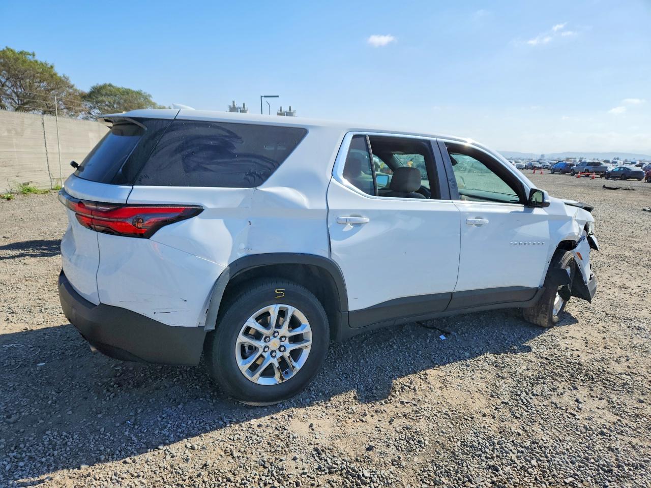 2023 Chevrolet Traverse Ls - Image 3