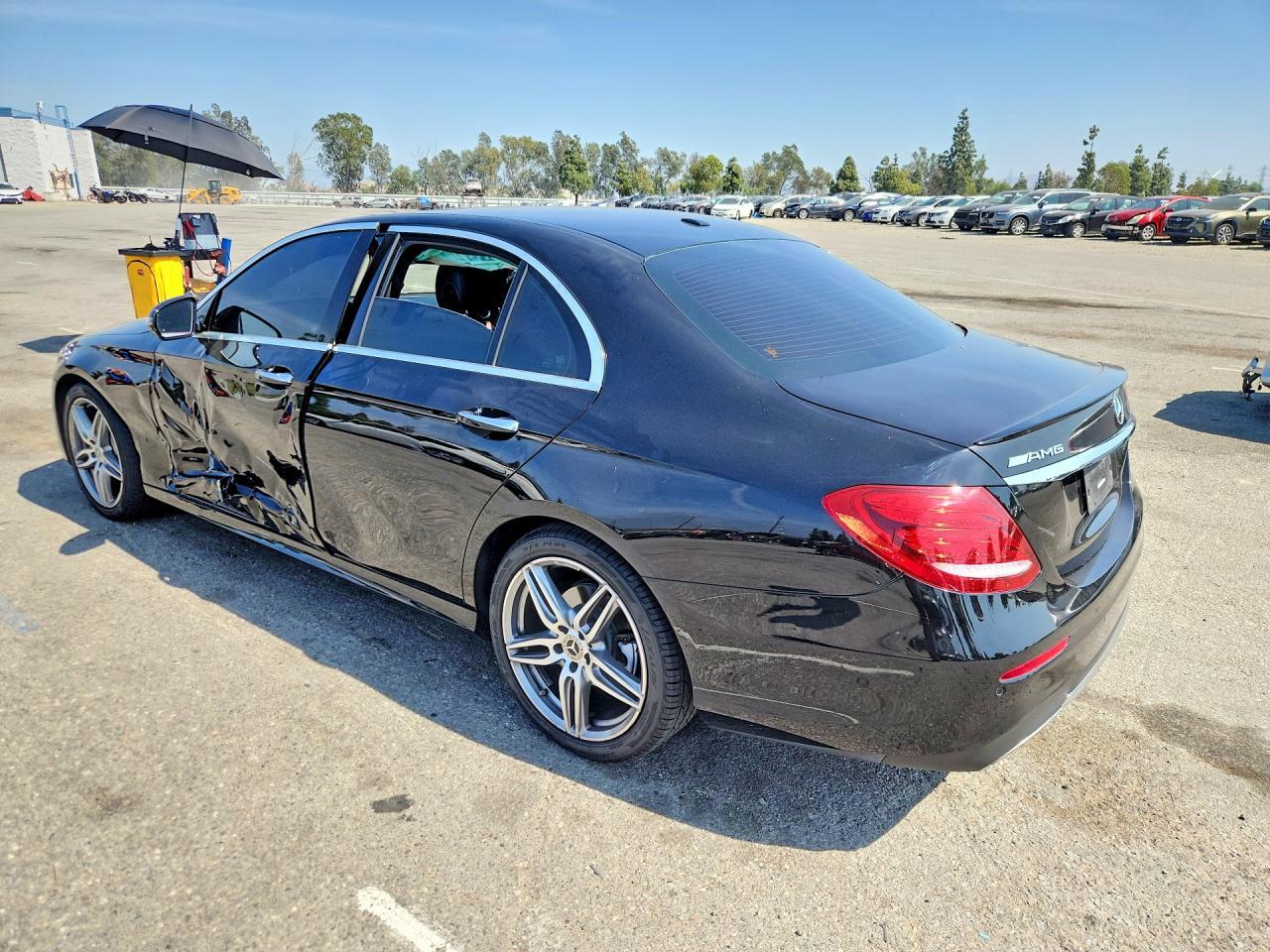 2018 Mercedes-Benz E 300 - Фото 2