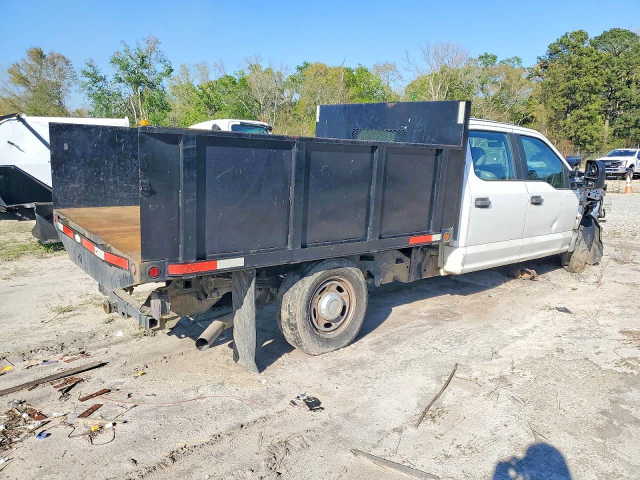 2018 Ford F250 Super Duty Dump Truck - Image 4