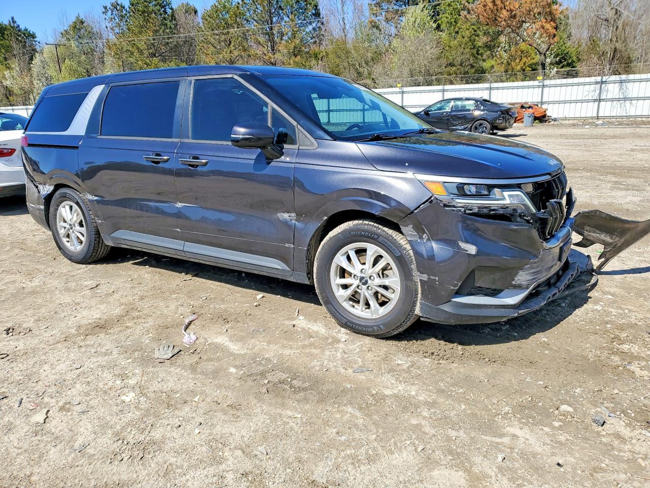 2023 Kia Carnival Lx - Фото 4