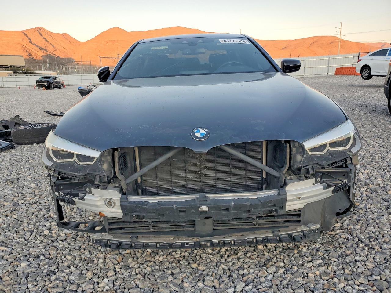 2019 BMW 530 I - Фото 5