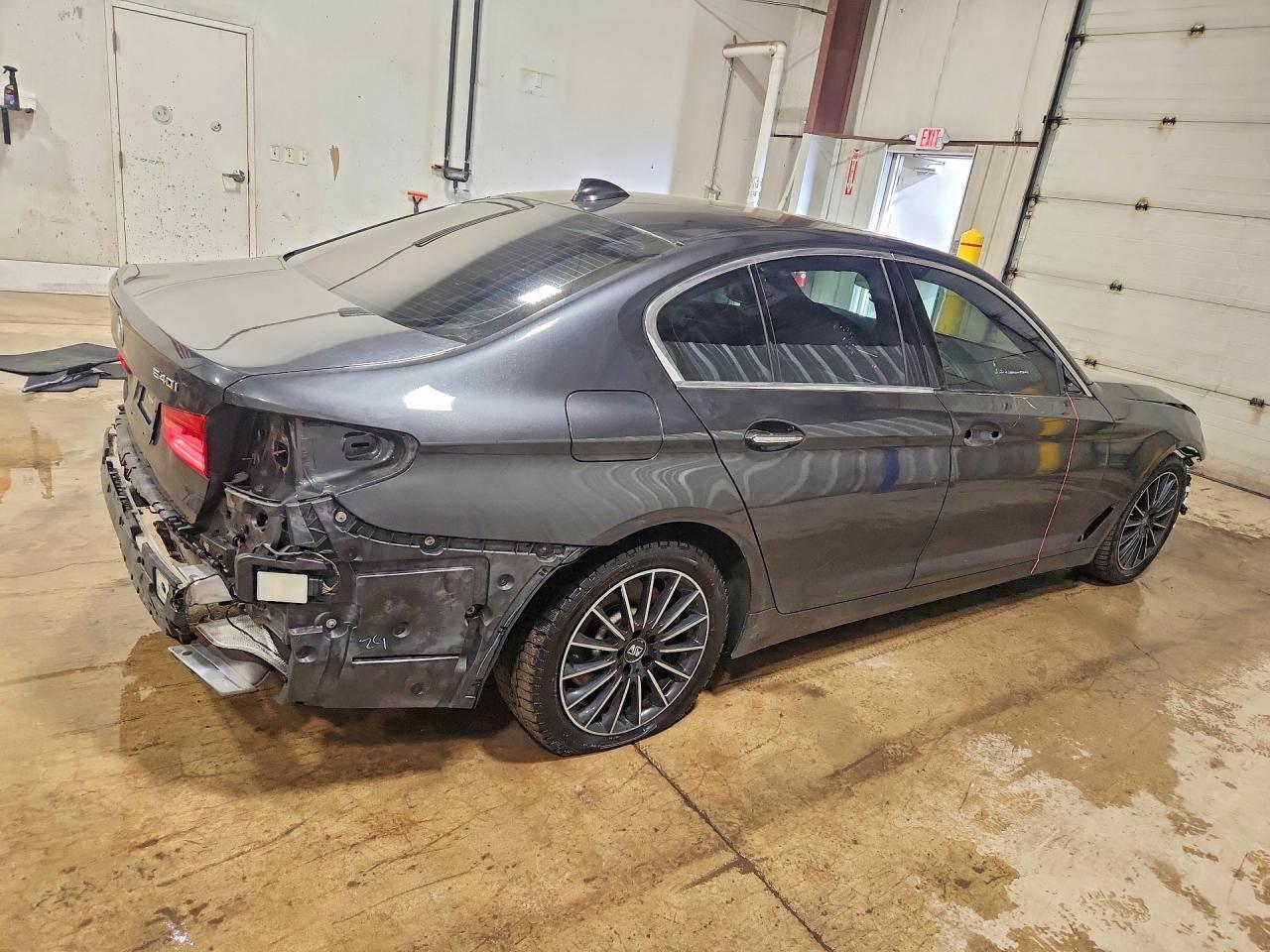 2017 BMW 540 I - Фото 3