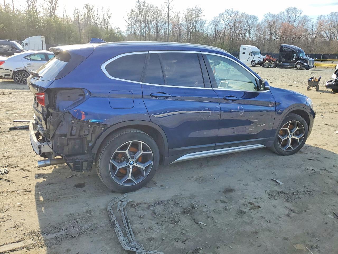 2018 BMW X1 xDrive28I - Фото 3