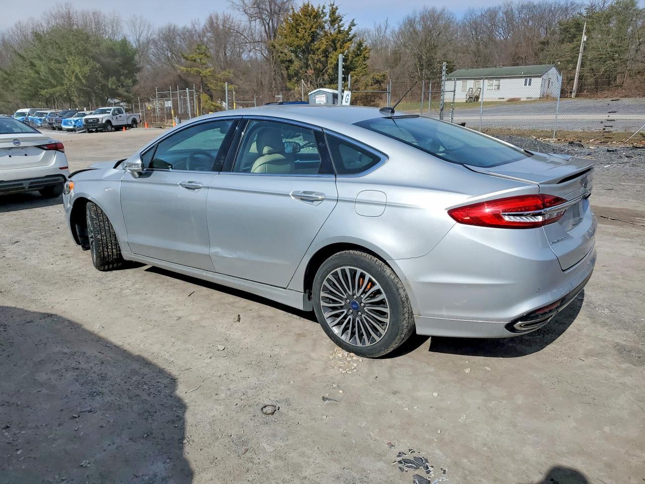 2018 Ford Fusion Titanium - Фото 2