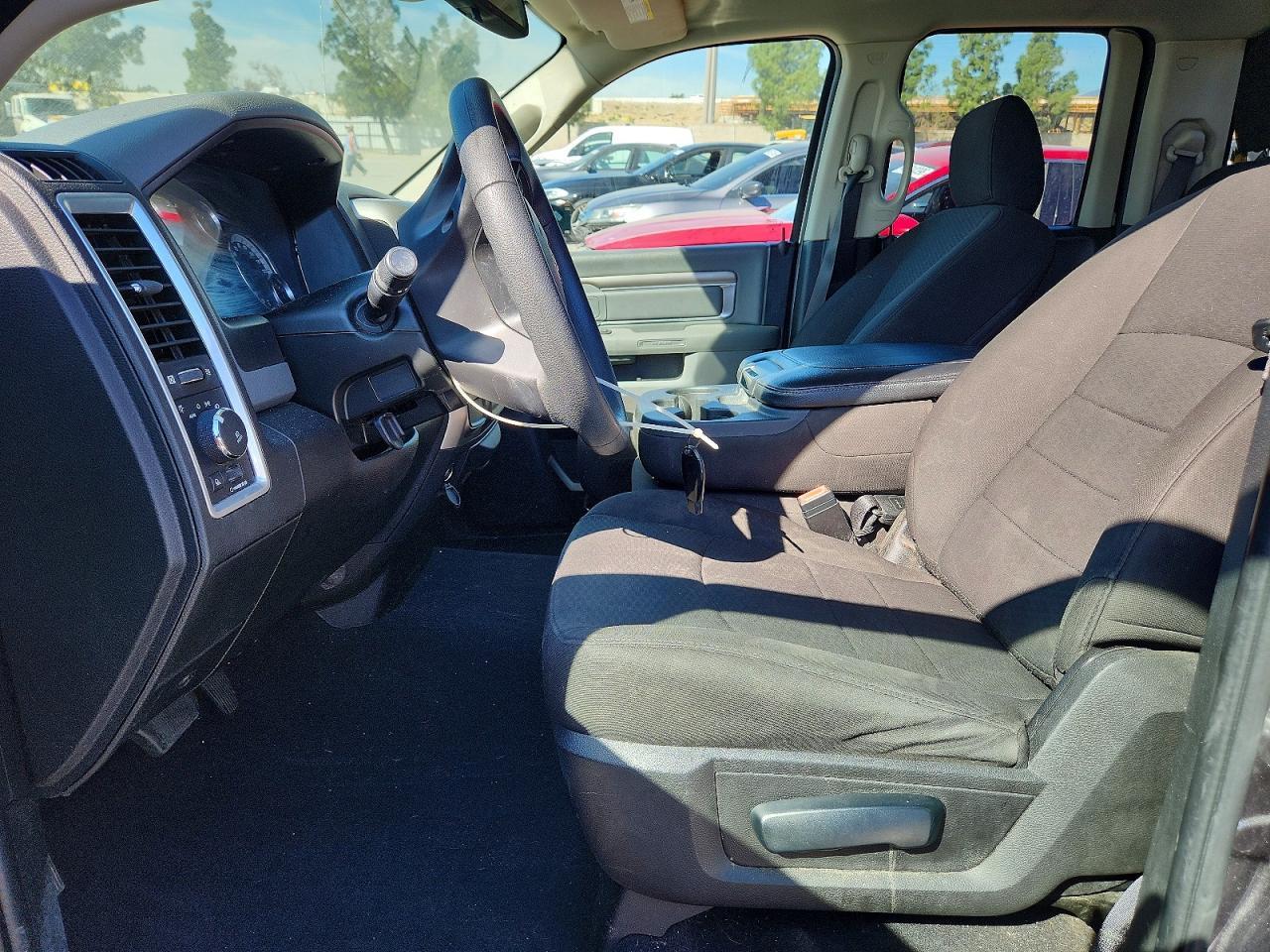 2020 Ram 1500 Classic Warlock - Фото 7