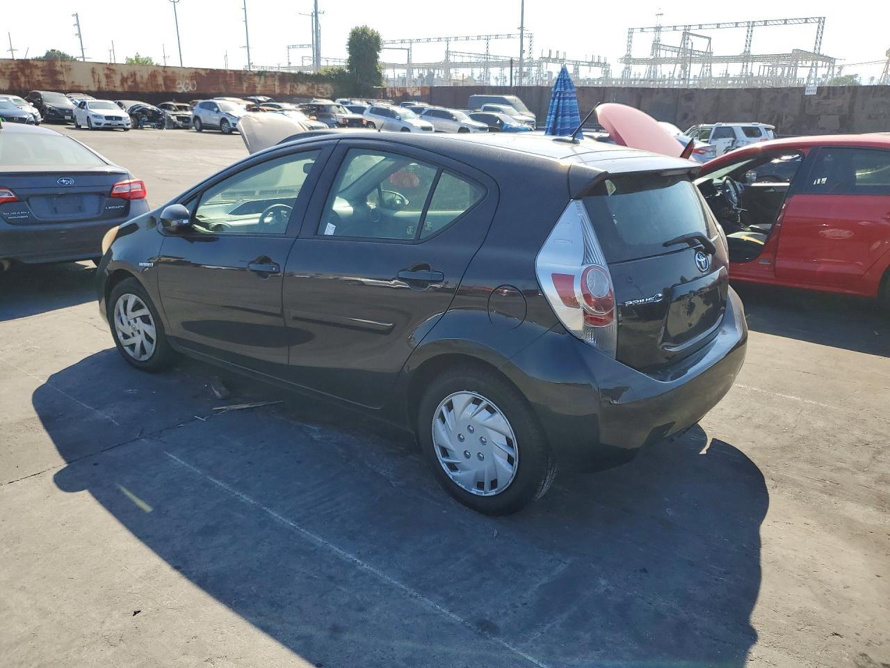 2013 Toyota Prius C Three - Фото 2