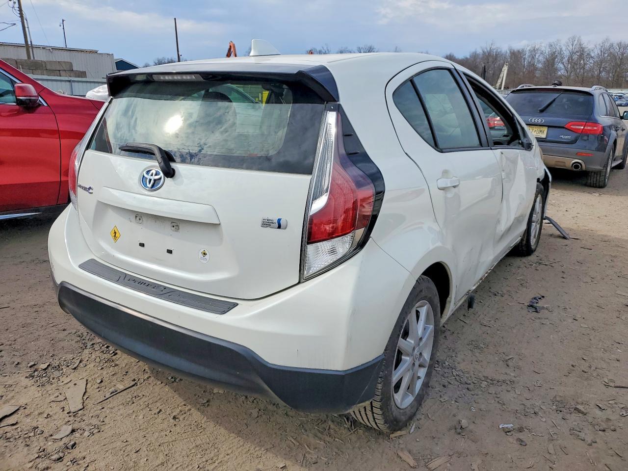 2017 Toyota Prius C - Фото 3