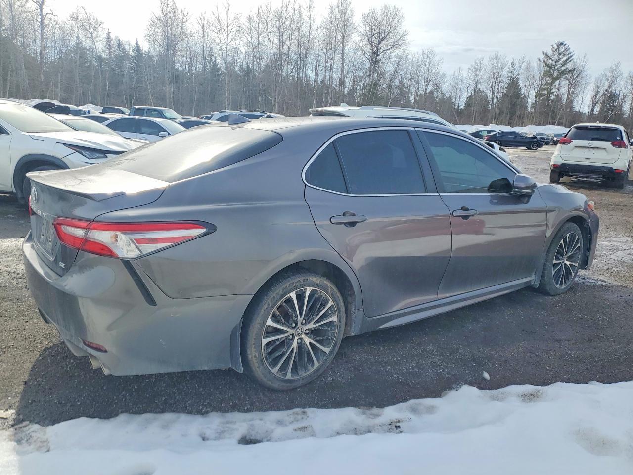 2018 Toyota Camry L - Фото 3
