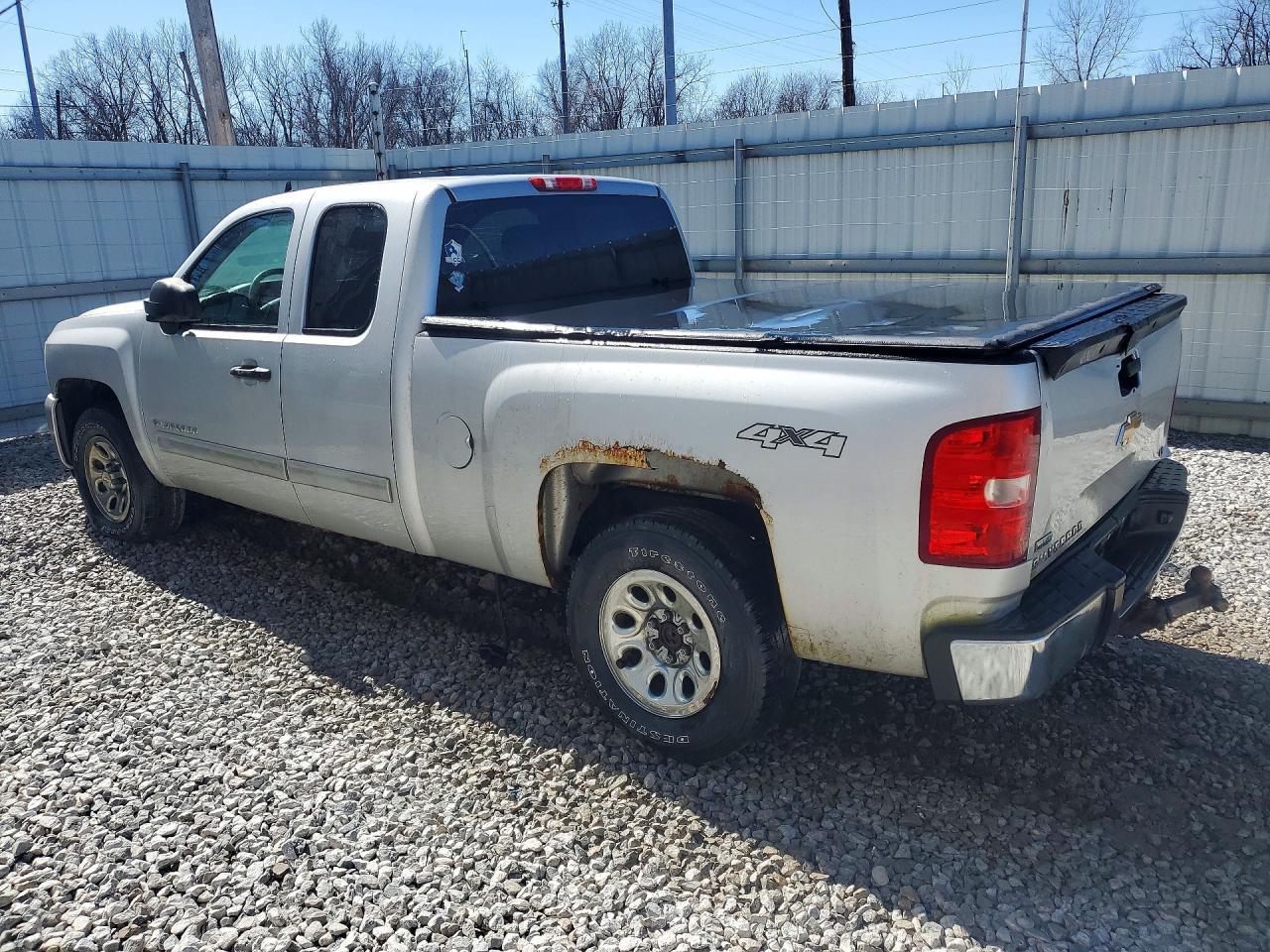 2011 Chevrolet Silverado K1500 Ls - Фото 2