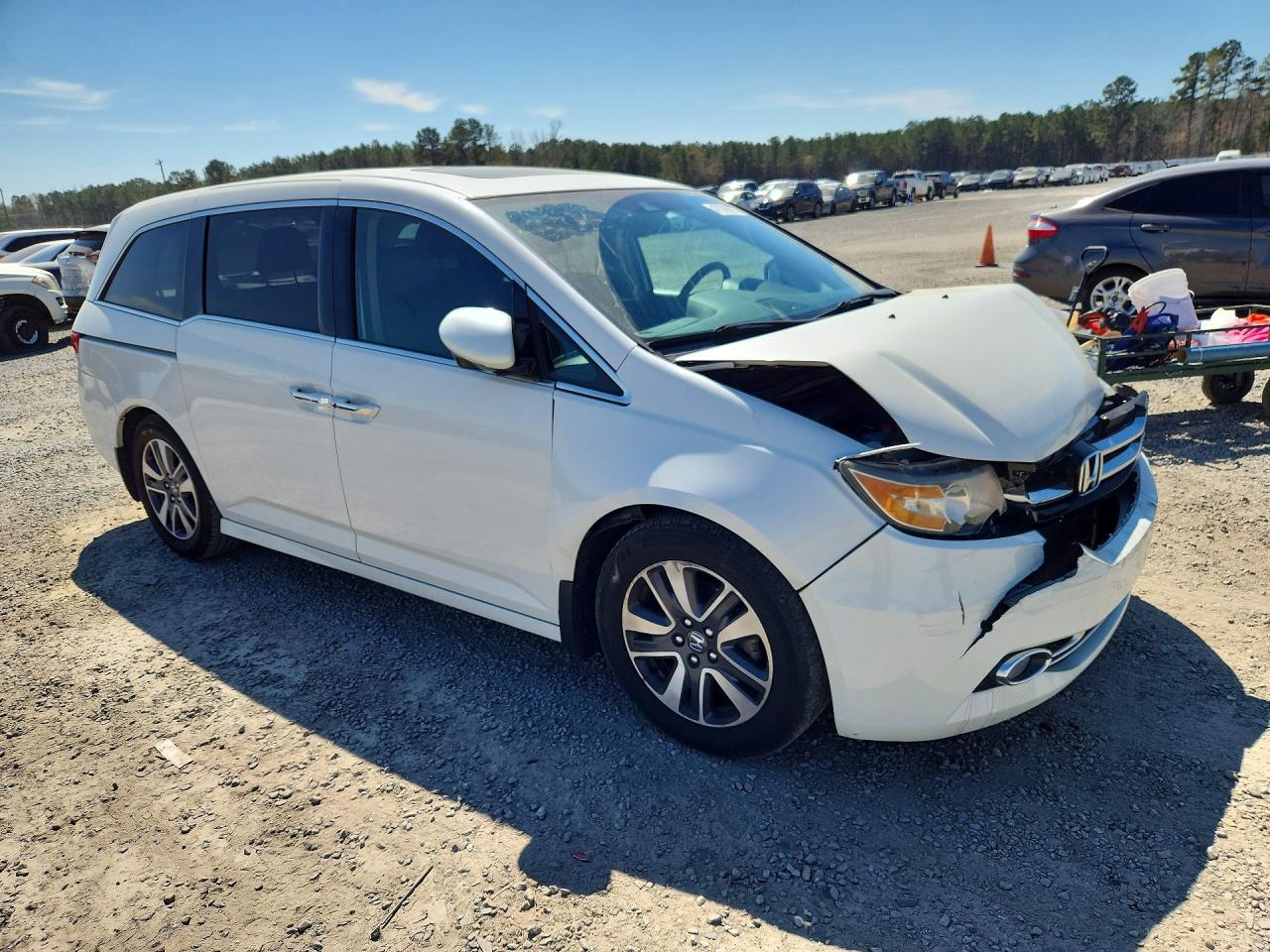 2014 Honda Odyssey Touring - Image 4