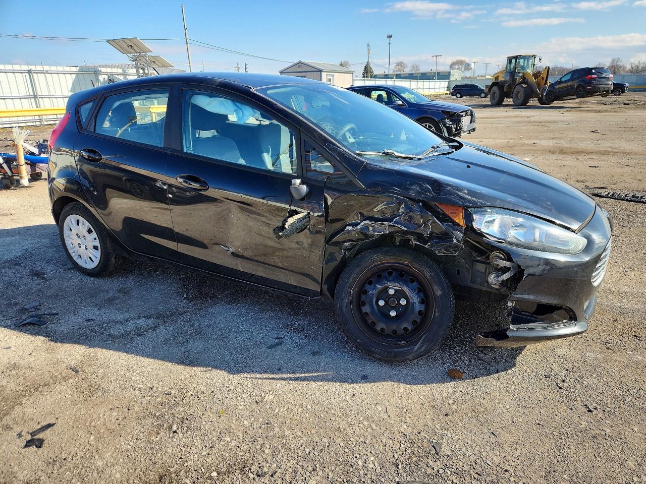 2015 Ford Fiesta S - Фото 4