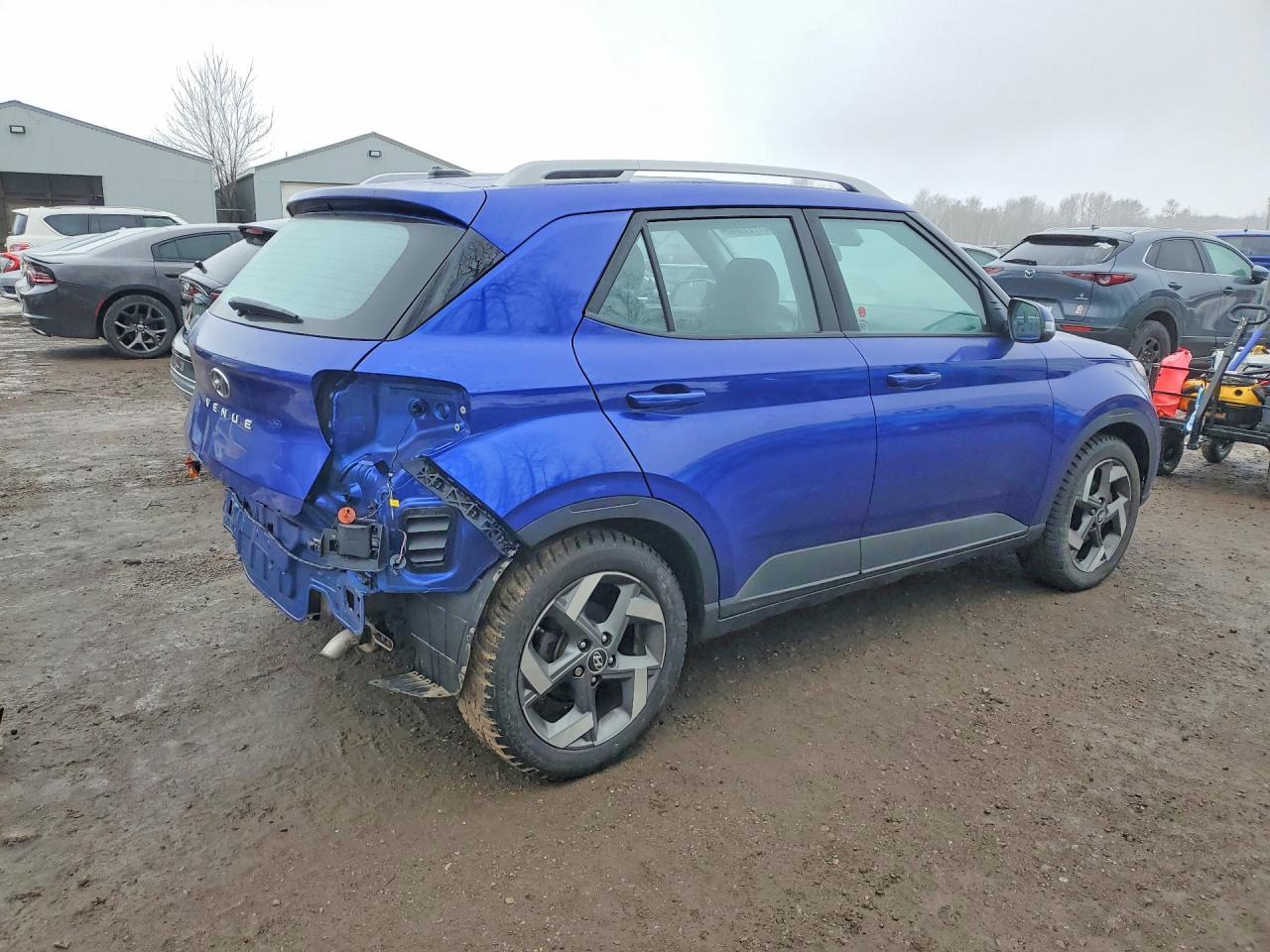 2023 Hyundai Venue Sel - Image 3