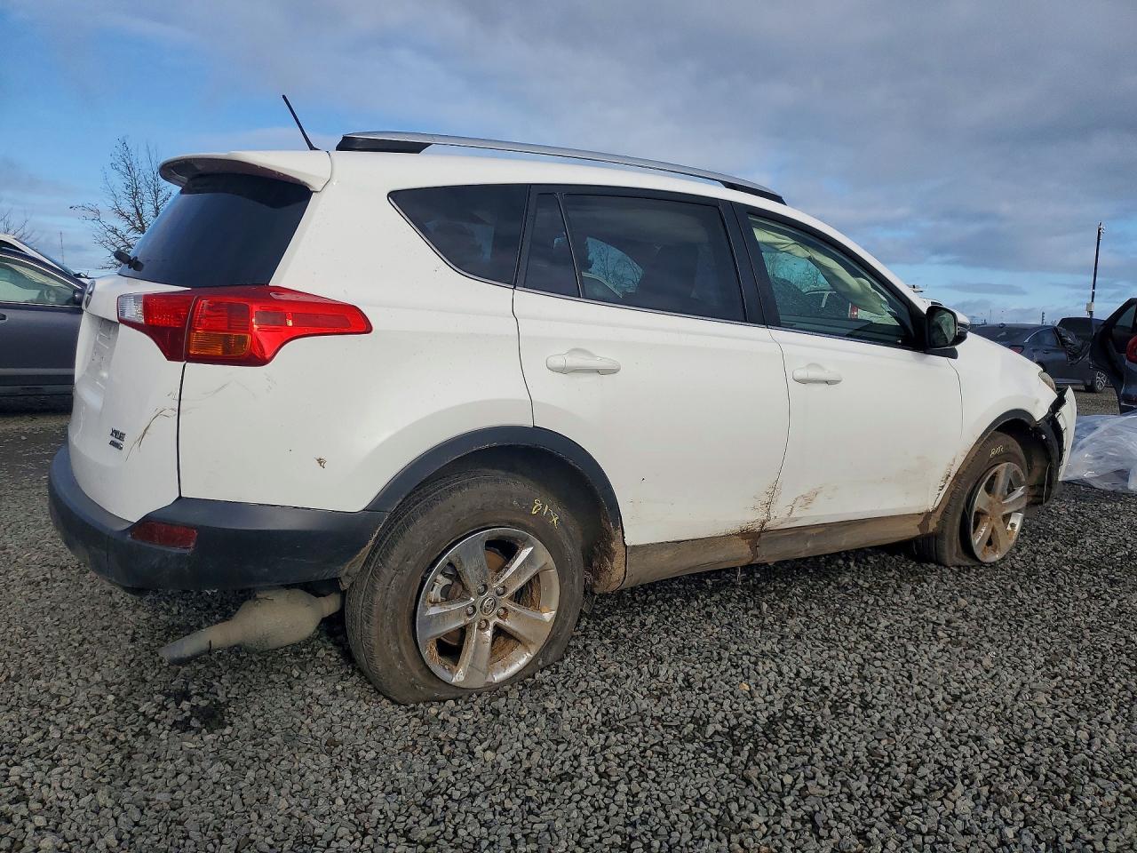 2015 Toyota Rav4 Xle - Фото 3