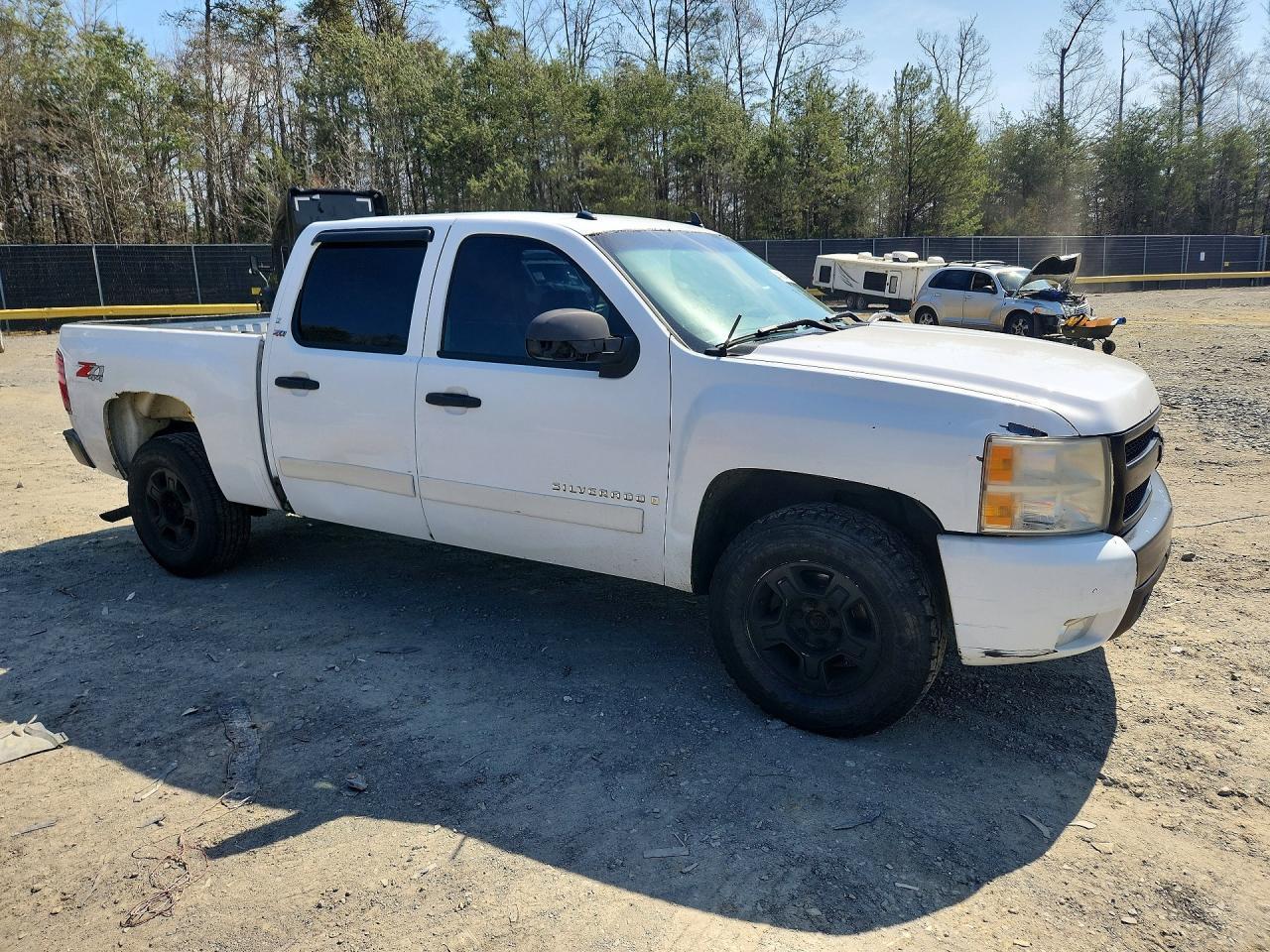 2007 Chevrolet Silverado K1500 Crew Cab - Image 4